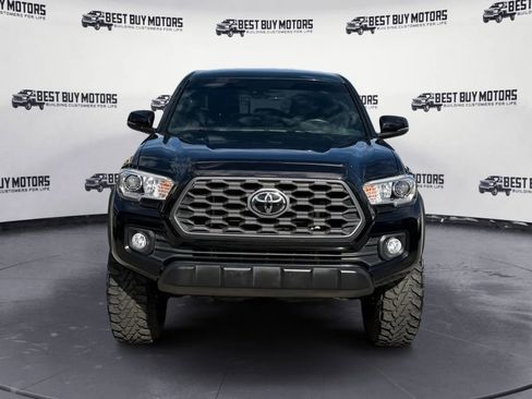 Used 2020 Toyota Tacoma TRD Off-Road image 2