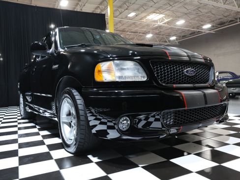 Used 2000 Ford F150 Lightning RWD image 14