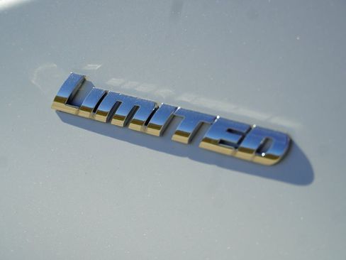 Used 2024 Toyota Tundra Limited image 8