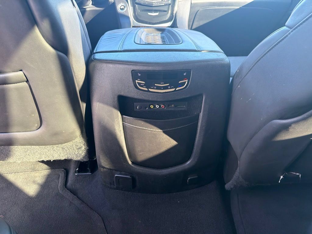 Used 2015 Cadillac Escalade Luxury RWD image 19