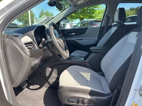 Used 2024 Chevrolet Equinox LS w/ LS Convenience Package AWD/4WD image 9