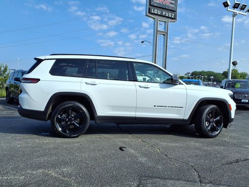 Used 2025 Jeep Grand Cherokee L Altitude AWD/4WD image 30
