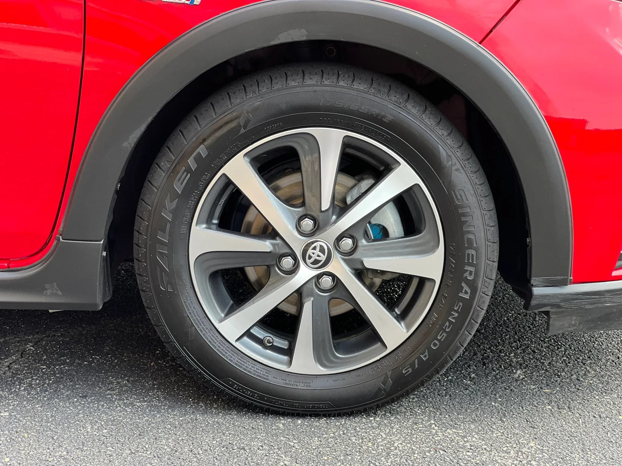 Used 2018 Toyota Prius C Two FWD image 41