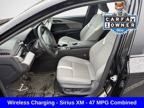Used 2025 Toyota Camry SE FWD image 12