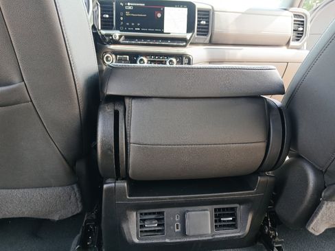 Used 2025 GMC Sierra 1500 SLT AWD/4WD image 24