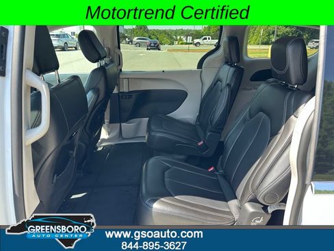 Used 2024 Chrysler Pacifica Touring-L FWD image 20
