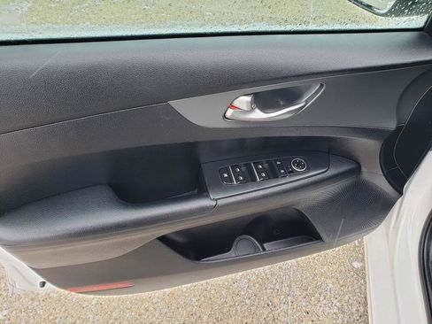 Used 2020 Kia Forte LXS image 16