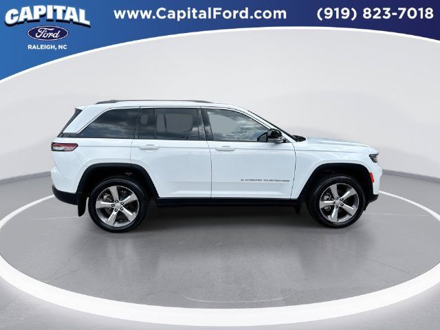 Used 2022 Jeep Grand Cherokee Limited w/ MOPAR Finishing Package AWD/4WD image 9