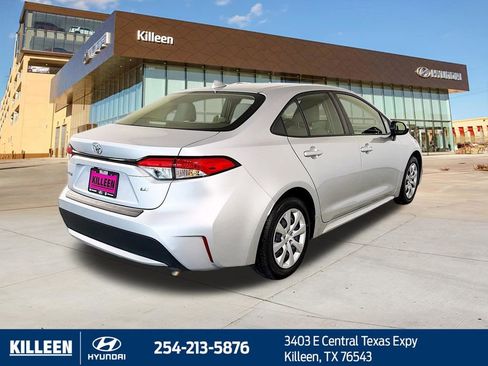 Used 2022 Toyota Corolla LE image 8