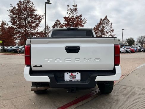 Used 2025 Toyota Tacoma TRD Off-Road image 7