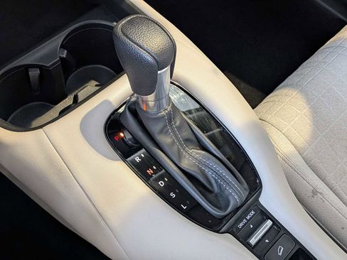 Certified 2023 Honda HR-V LX image 29