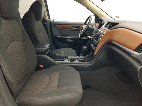Used 2017 Chevrolet Traverse LT w/ Style and Technology Package FWD image 21