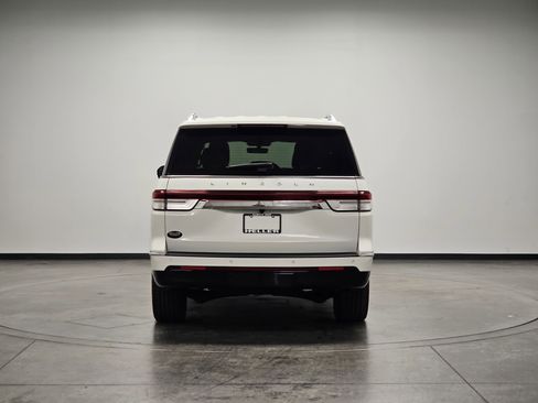 Used 2023 Lincoln Navigator L Reserve image 7