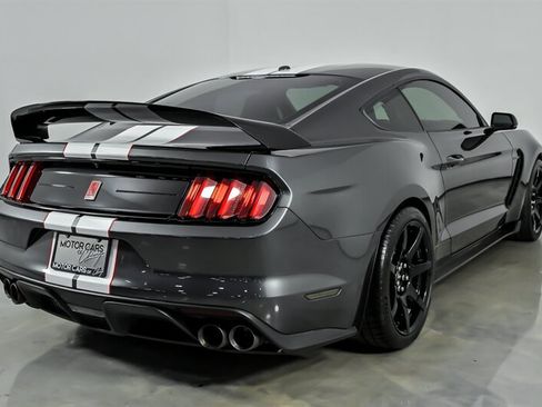 Used 2019 Ford Mustang Shelby GT350R w/ GT350R Equipment Group 920A RWD image 10