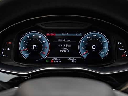 Used 2022 Audi Q8 Premium Plus AWD/4WD image 31