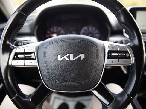 Used 2022 Kia Telluride LX image 11