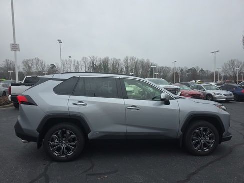 Used 2025 Toyota RAV4 Limited image 5