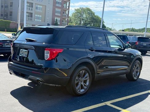 Certified 2023 Ford Explorer XLT w/ Equipment Group 202A AWD/4WD image 3