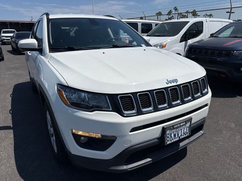 Used 2019 Jeep Compass Latitude w/ Popular Equipment Group FWD image 8