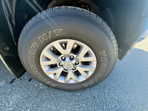 Used 2018 Toyota Tacoma SR5 image 17