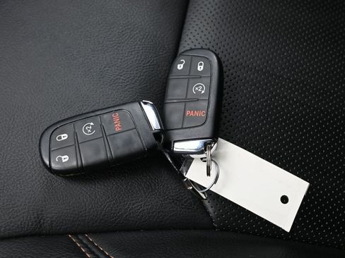 Used 2022 Jeep Compass Latitude image 30