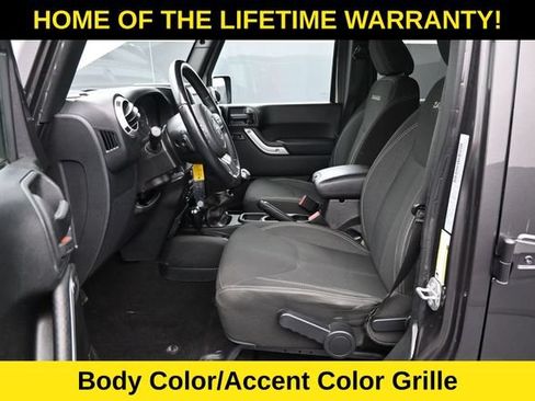 Used 2017 Jeep Wrangler Unlimited Sahara w/ Max Tow Package AWD/4WD image 14