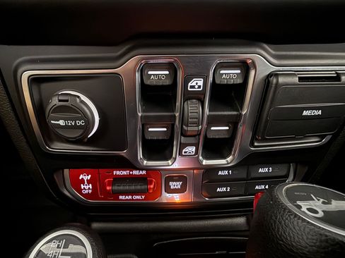 Used 2019 Jeep Wrangler Unlimited Rubicon AWD/4WD image 18