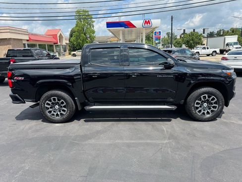 Used 2023 Chevrolet Colorado Z71 w/ Z71 Convenience Package 2 AWD/4WD image 4