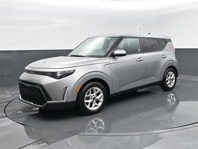 Used 2023 Kia Soul LX w/ Option Group 015
