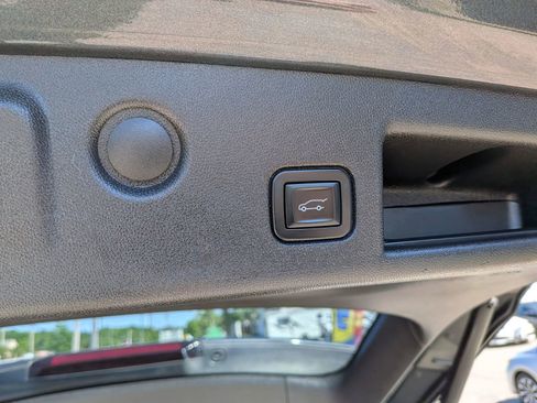 Used 2018 Chevrolet Equinox LT AWD/4WD image 31