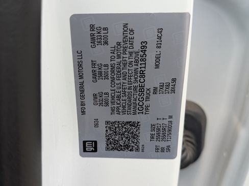 Used 2024 Chevrolet Colorado W/T w/ WT Convenience Package RWD image 36