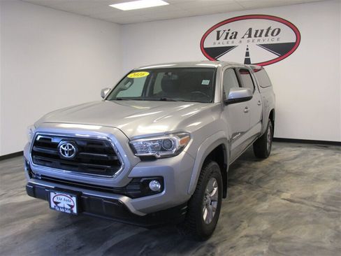 Used 2016 Toyota Tacoma SR5 image 7