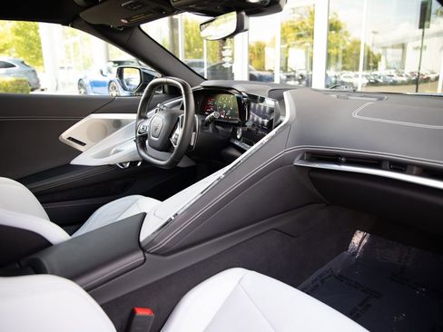 Used 2021 Chevrolet Corvette Stingray Preferred Cpe w/ Z51 Performance Package RWD image 18