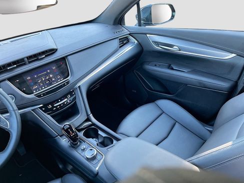 Used 2025 Cadillac XT5 Luxury w/ LPO, Floor Liner Package AWD/4WD image 24