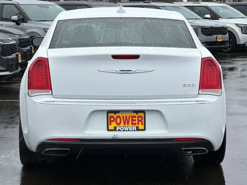 Used 2015 Chrysler 300 Limited image 5