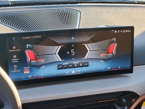 Used 2025 BMW 330i xDrive Sedan w/ Convenience Package image 16