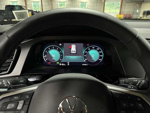 Used 2024 Volkswagen Atlas Peak Edition SE AWD/4WD image 39