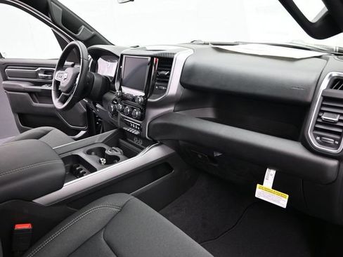 New 2026 RAM 1500 4x4 Crew Cab image 24
