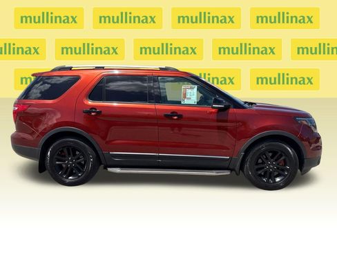 Used 2014 Ford Explorer XLT w/ Equipment Group 202A image 2