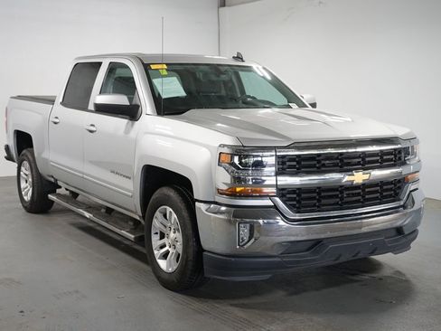 Used 2018 Chevrolet Silverado 1500 LT w/ All Star Edition RWD image 3