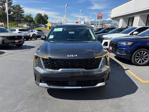Used 2025 Kia Sorento EX w/ EX Panoramic Sunroof Package AWD/4WD image 19