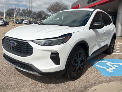 Used 2024 Ford Escape Active w/ Tech Pack #1 image 9