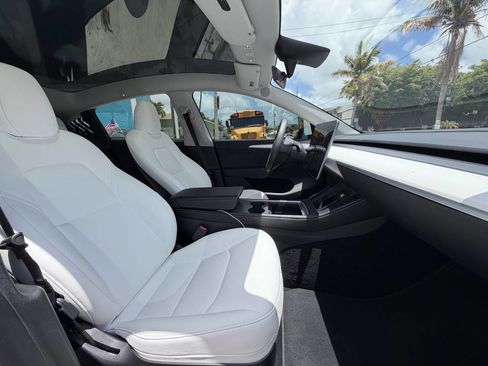 Used 2023 Tesla Model Y Long Range AWD/4WD image 18