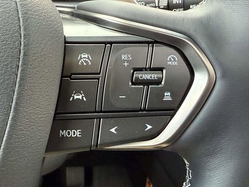 Used 2025 Lexus LX 600 4WD w/ Luxury Package image 23