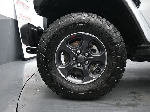 Used 2023 Jeep Gladiator Rubicon w/ Cold Weather Group image 13