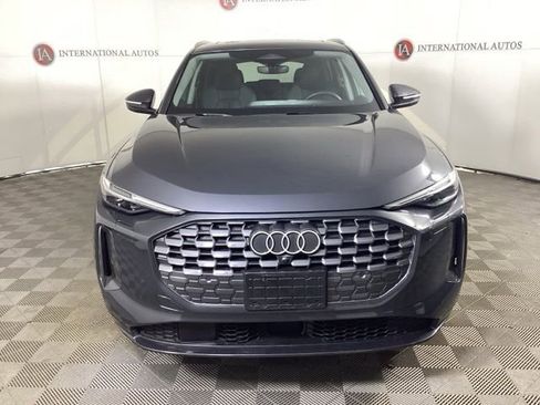 Certified 2025 Audi Q5 Premium Plus w/ Premium Plus image 2