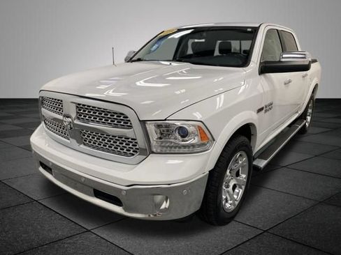 Used 2018 RAM 1500 Laramie AWD/4WD image 3