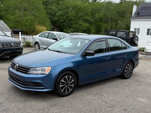 Used 2016 Volkswagen Jetta S FWD image 2