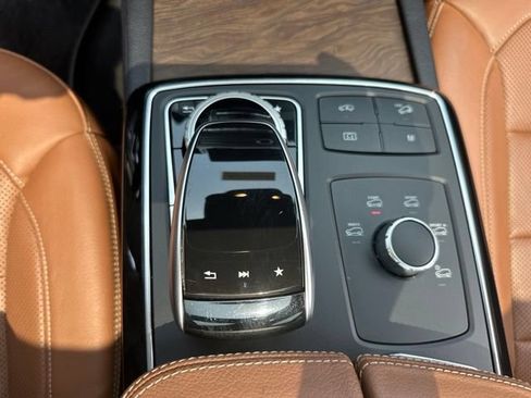 Certified 2018 Mercedes-Benz GLE 43 AMG 4MATIC image 20
