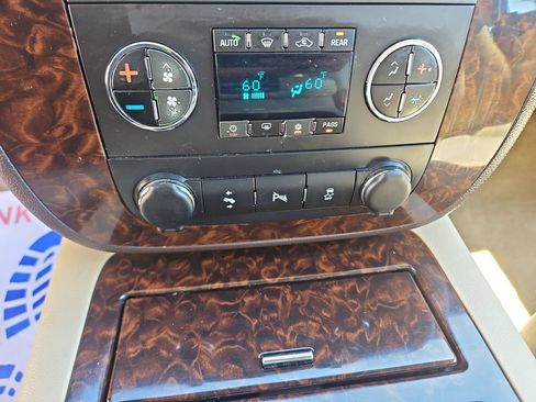 Used 2014 GMC Yukon XL Denali AWD/4WD image 18